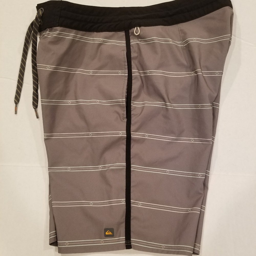 Quiksilver Men's Size 30 Waterman Collection Grey/Gray Striped Boardsho…
